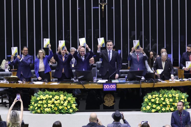 Brazil- Heads of Powers highlight defense of democracy during session in honor of 35 years of the Constitution